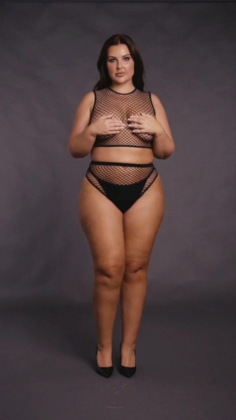 2 piece with crop top, pantie and fishnet structure. Le Désir